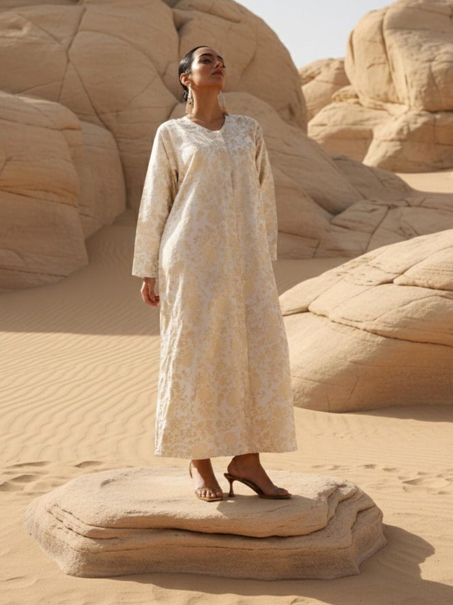 ISHIN White Relaxed Jacquard Abaya with Crinkled Hijab - Image 4